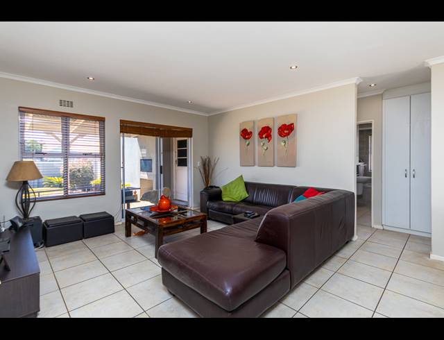 3 BEDROOM FREESTANDING SOLD IN SUNNINGDALE